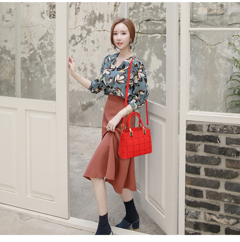 Choubery Classic Going Out Button Purse
