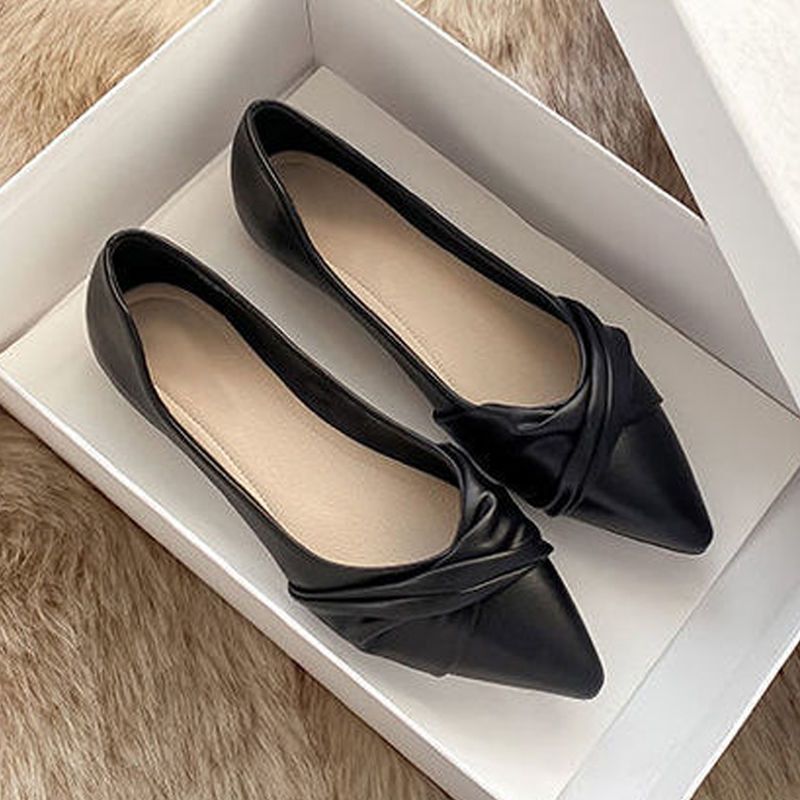 Choubery Classic Glam Pointy Flats