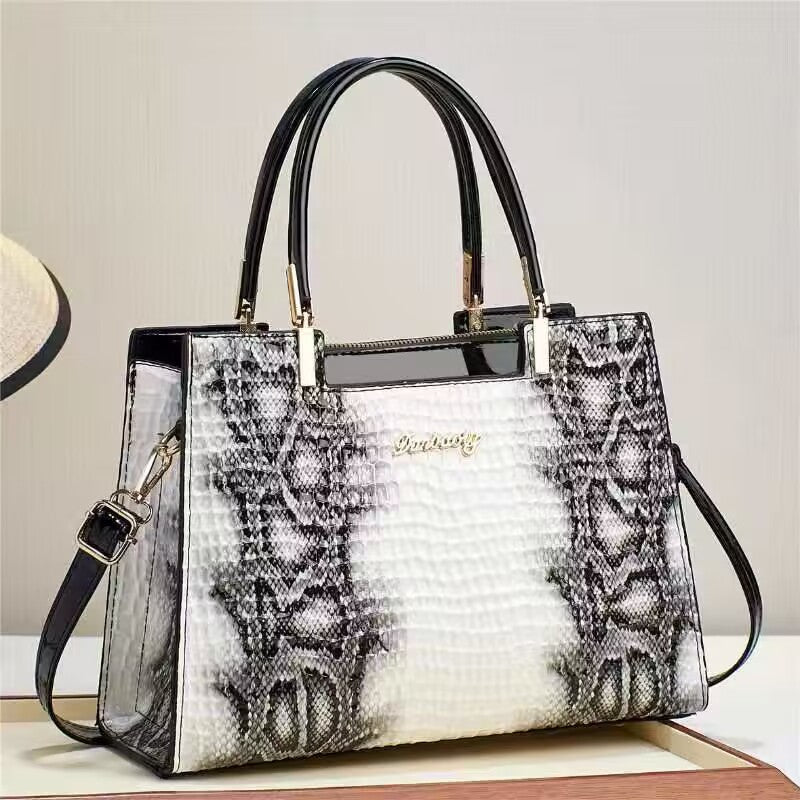 Choubery Classic Glam Lovely Lady Messenger Bag