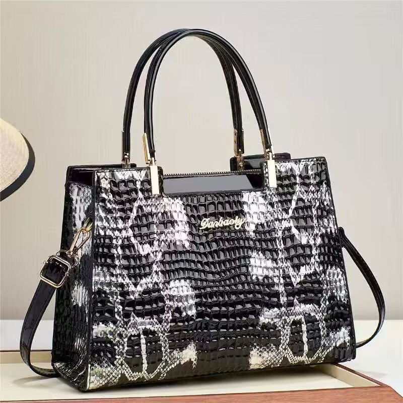 Choubery Classic Glam Lovely Lady Messenger Bag