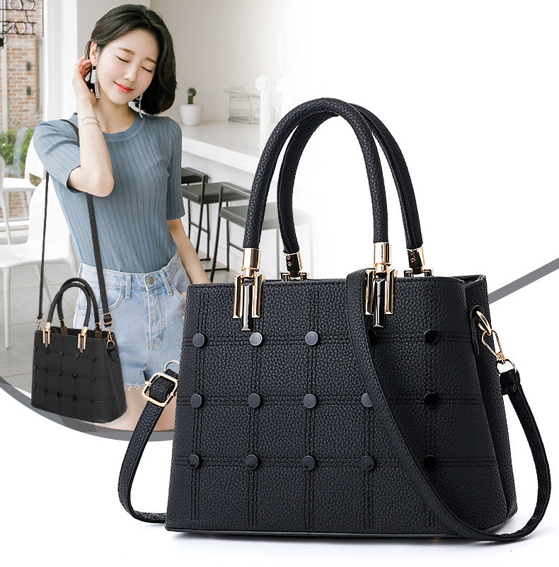 Choubery Classic Going Out Button Purse