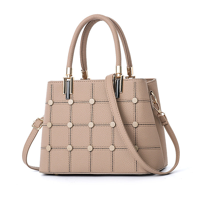 Choubery Classic Going Out Button Purse